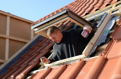 Pose de fenêtres de toit Velux à Paillé
